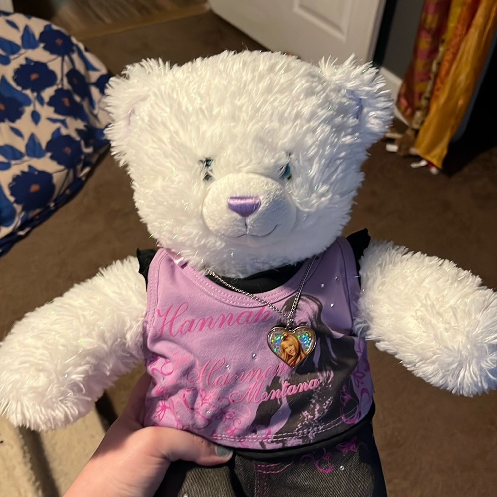 Hannah Montana build a bear